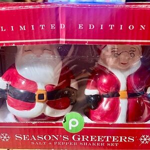 Season's Greeters Santa Salt & Pepper Shaker Set - Red